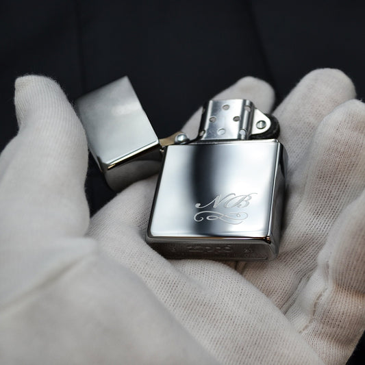 Zippo mit Gravur Monogramm Sturmfeuerzeug personalisiert Geschenkidee Raucher Benzinfeuerzeug Geschenk Trauzeuge Hochzeit Geburtstag Poliert