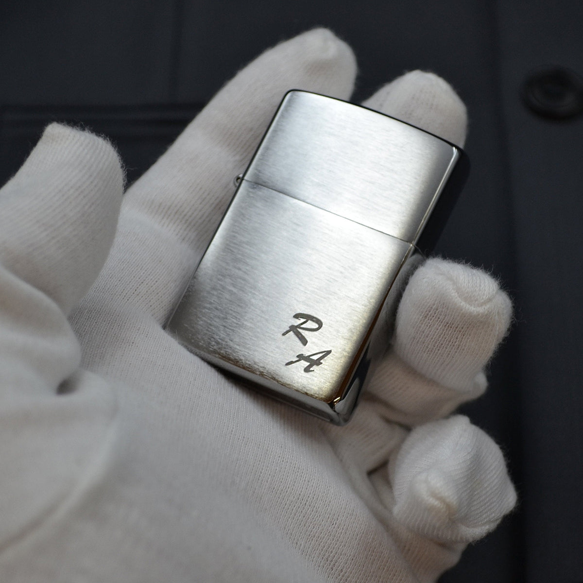Zippo mit Gravur Monogramm Benzinfeuerzeug Wunshgravur Sturmfeuerzeug Initiale Geschenkidee Brautpapa Geschenk Trauzeuge Chrom gebürstet