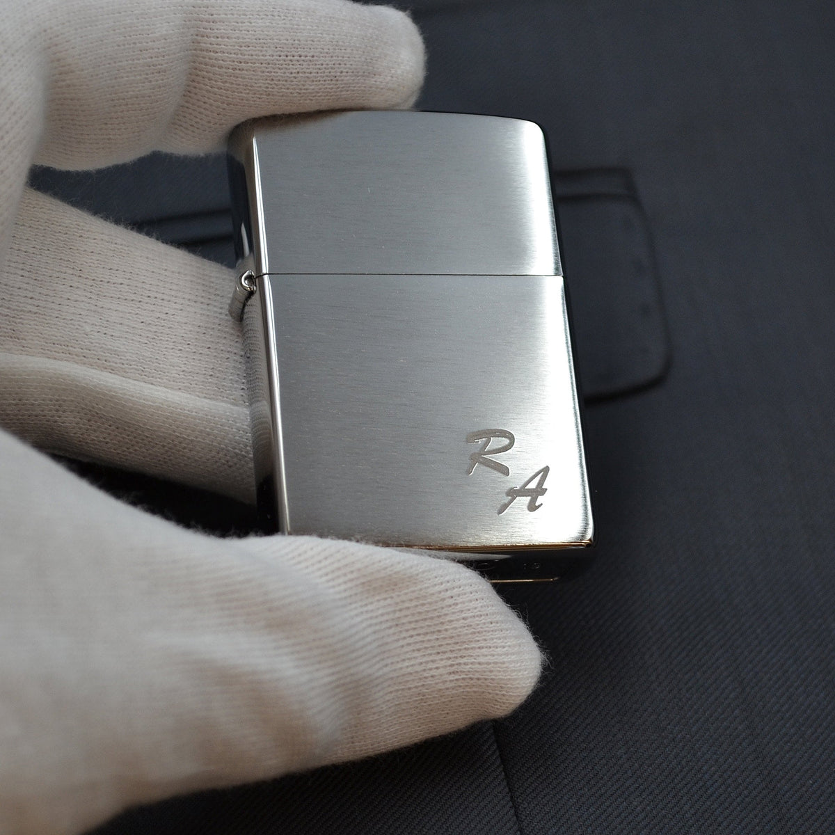 Zippo mit Gravur Monogramm Benzinfeuerzeug Wunshgravur Sturmfeuerzeug Initiale Geschenkidee Brautpapa Geschenk Trauzeuge Chrom gebürstet