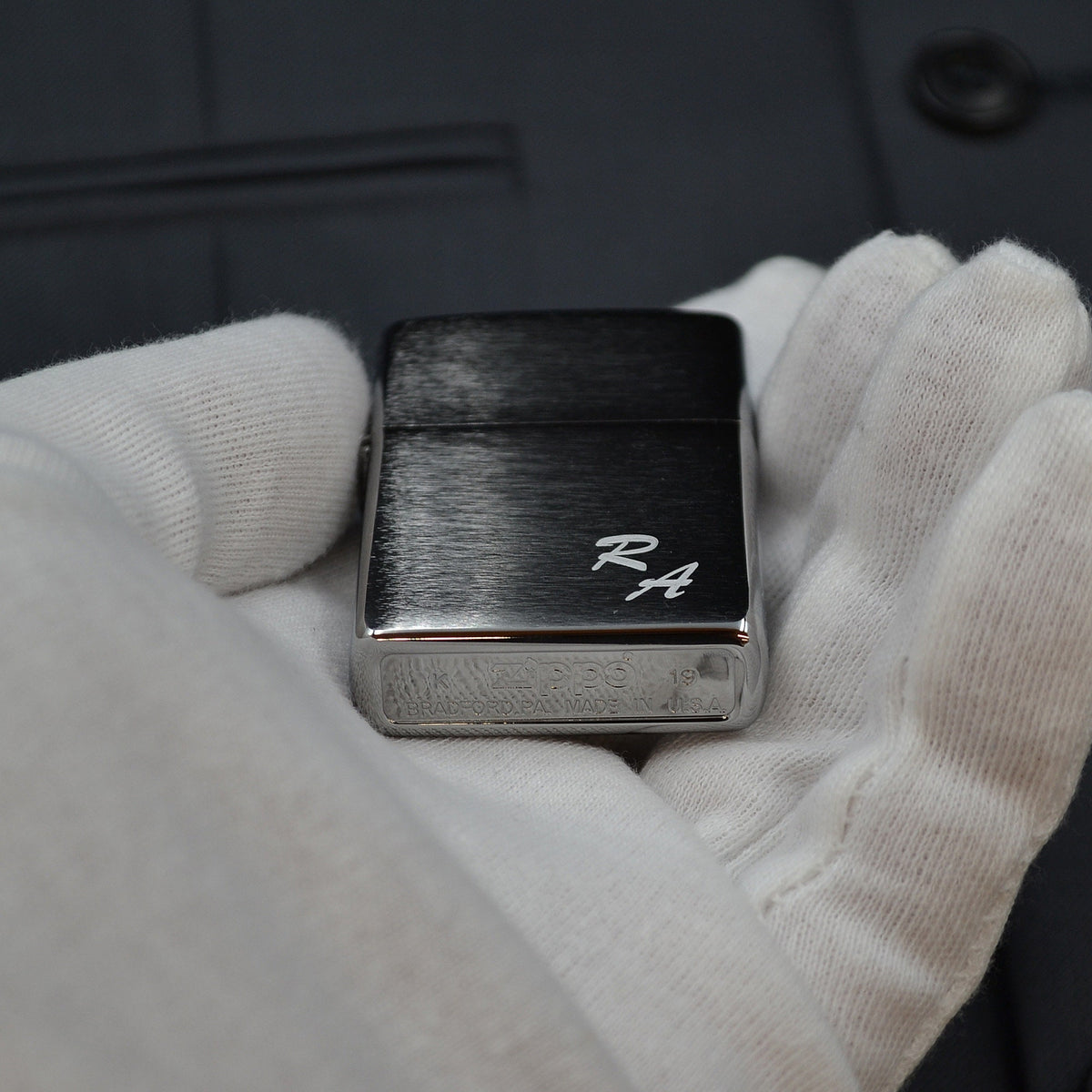 Zippo mit Gravur Monogramm Benzinfeuerzeug Wunshgravur Sturmfeuerzeug Initiale Geschenkidee Brautpapa Geschenk Trauzeuge Chrom gebürstet