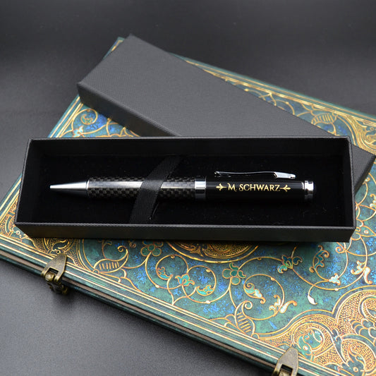 Kugelschreiber mit Lasergravur Kuli Carbonoptik Wunschgravur Geschenk Arzt Geschenkidee Abitur Stift mit Monogramm