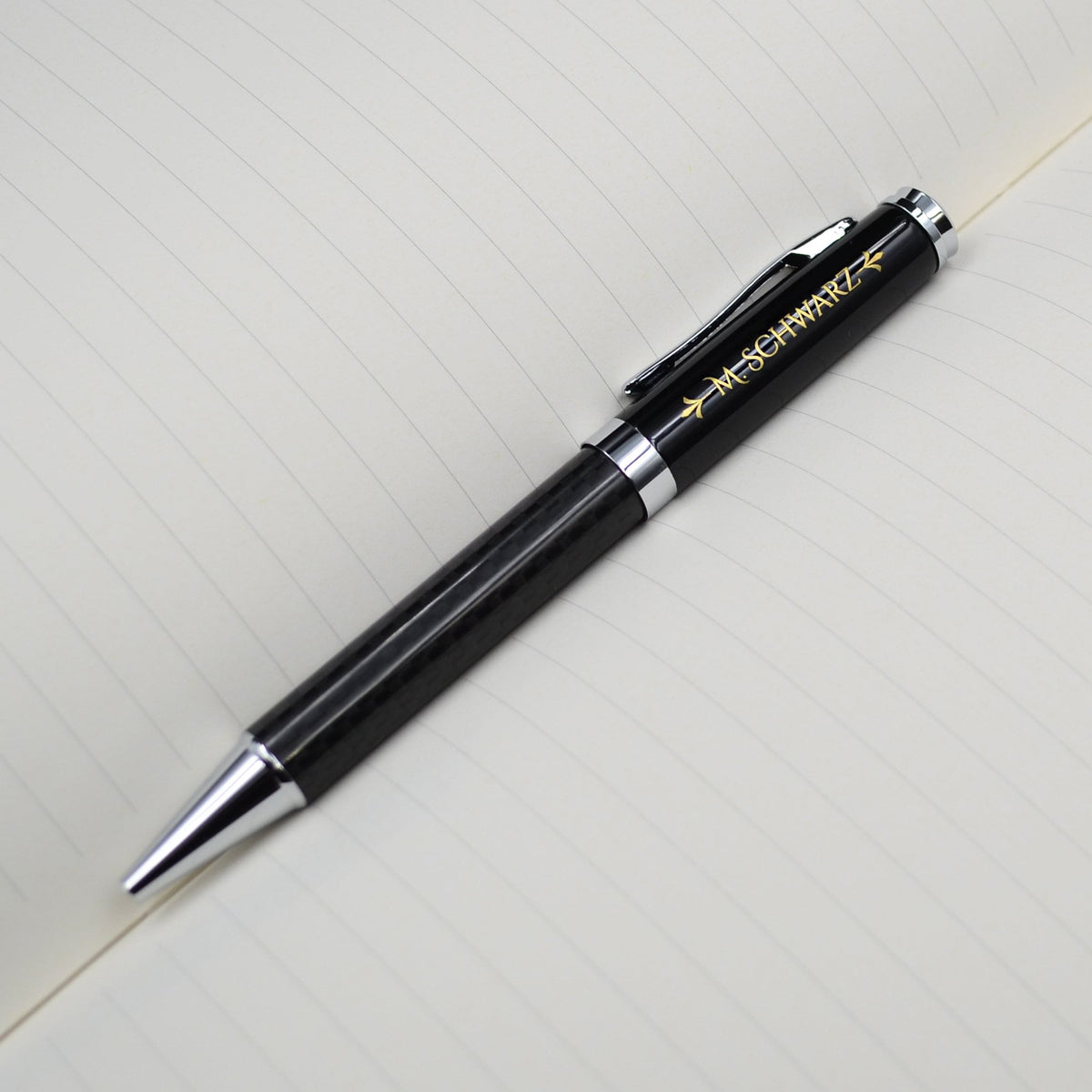 Kugelschreiber mit Lasergravur Kuli Carbonoptik Wunschgravur Geschenk Arzt Geschenkidee Abitur Stift mit Monogramm