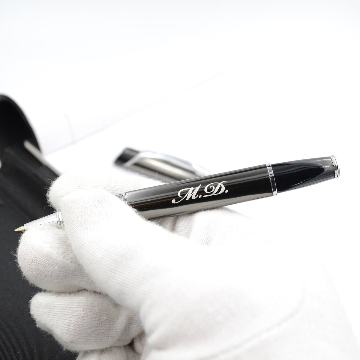 Kugelschreiber mit Monogramm Kuli dreieckig Tintenroller Wunschgravur Geschenk Arzt Geschenkidee Abitur Stift mit Lasergravur