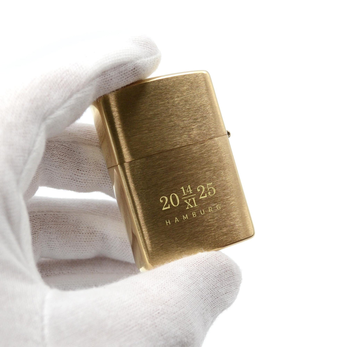 Zippo Feuerzeug aus gebürstetem Messing individuell graviert